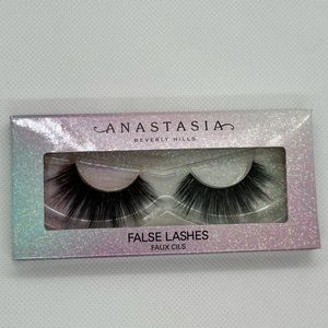 Anastasia Beverly Hills false lashes